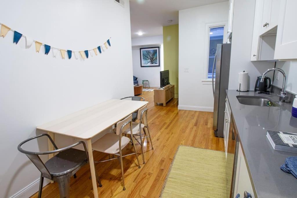 보스톤 4Br 1,5Bh Sunny Apt In Roxbury 아파트 객실 사진